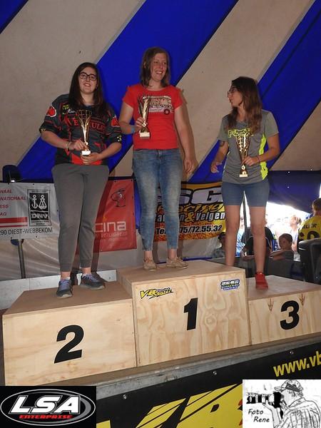 podium zon (50)-Bertem